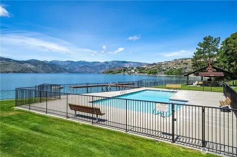 211 Riviera Drive Chelan WA 98816