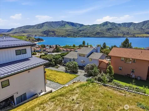211 Riviera Drive Chelan WA 98816