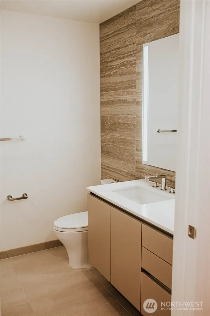 2510 6th Avenue Seattle WA 98121