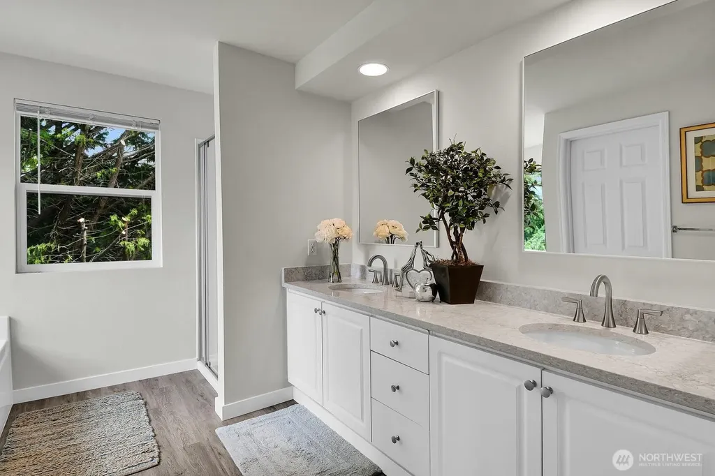 25052 SE 43rd Way Sammamish WA 98029