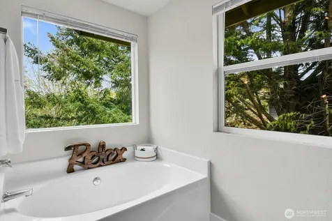 25052 SE 43rd Way Sammamish WA 98029