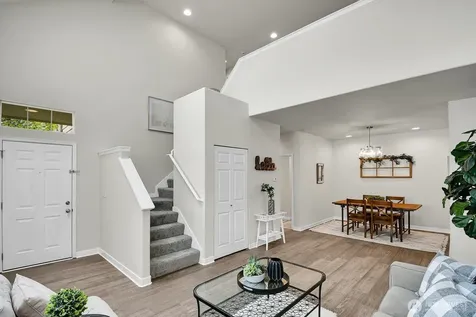 25052 SE 43rd Way Sammamish WA 98029