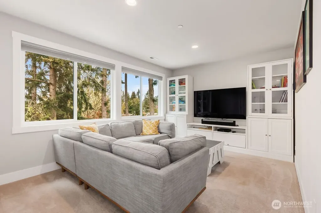 15021 73rd Court NE Kenmore WA 98028