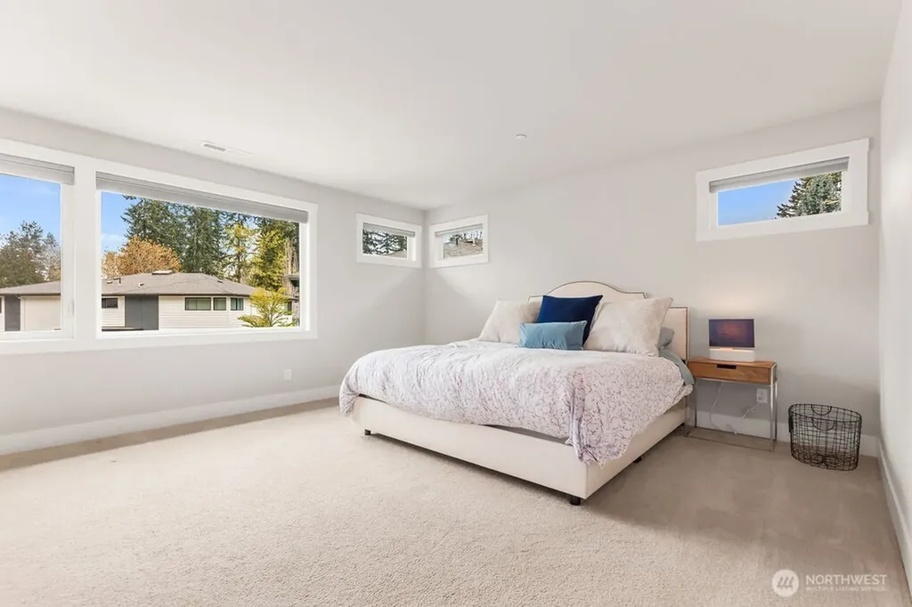 15021 73rd Court NE Kenmore WA 98028