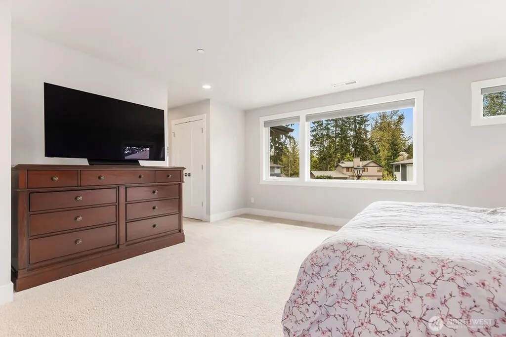 15021 73rd Court NE Kenmore WA 98028