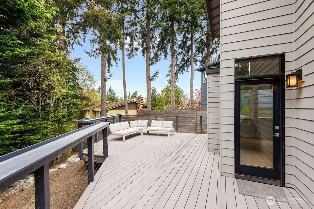 15021 73rd Court NE Kenmore WA 98028