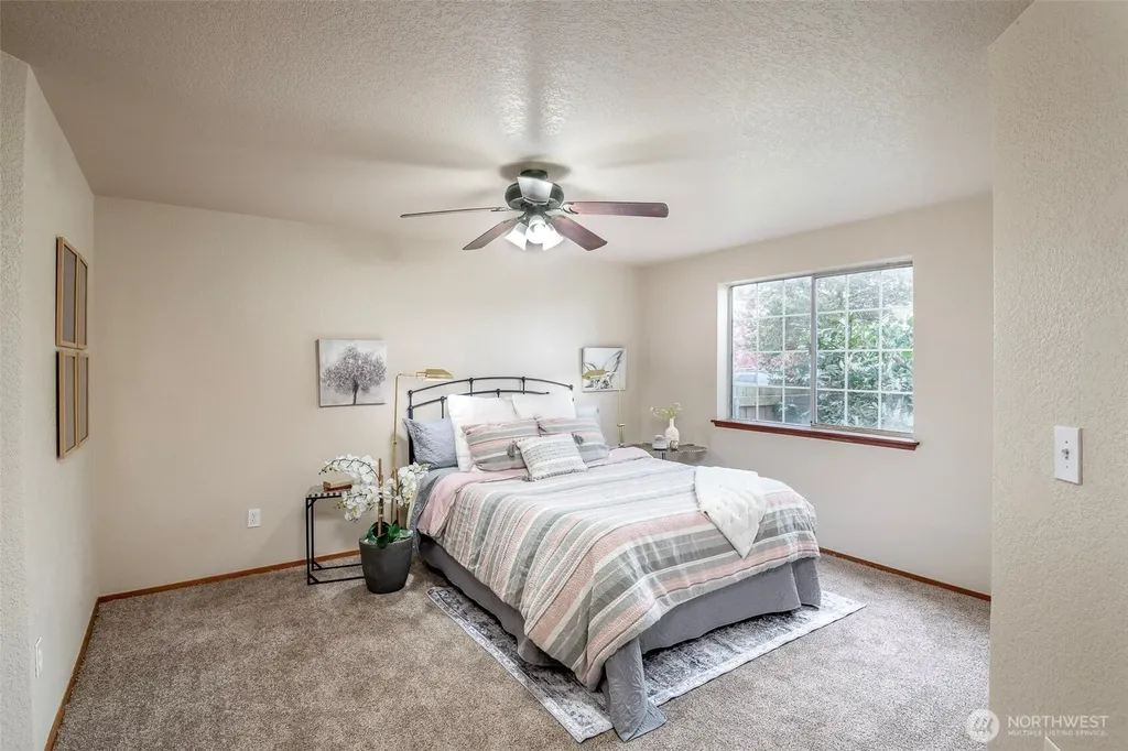 345 White River Drive Pacific WA 98047