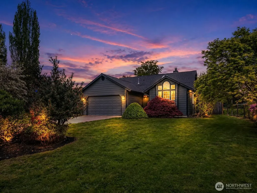 345 White River Drive Pacific WA 98047