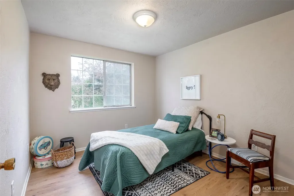 345 White River Drive Pacific WA 98047