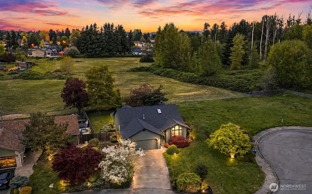 345 White River Drive Pacific WA 98047