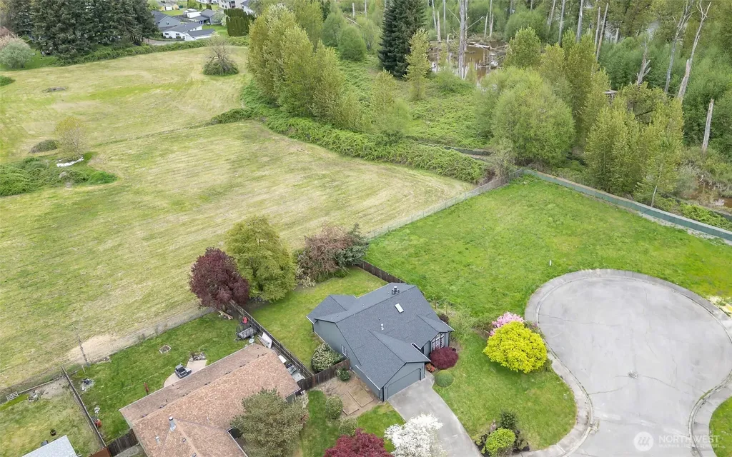 345 White River Drive Pacific WA 98047