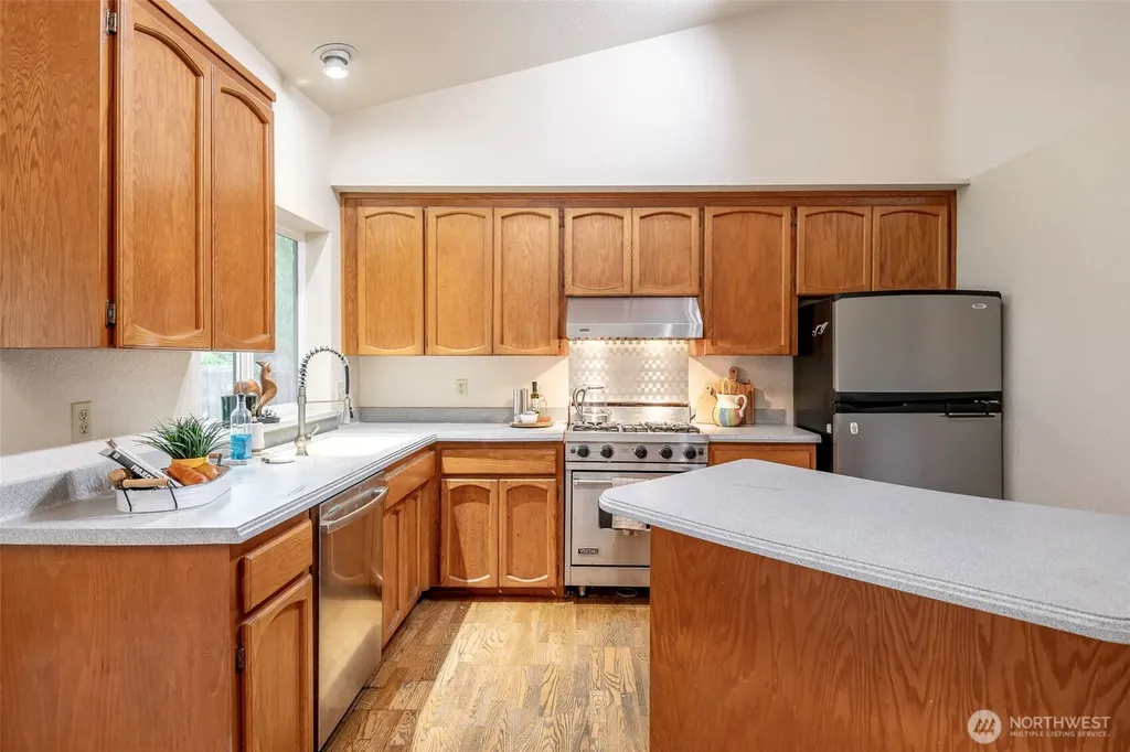 345 White River Drive Pacific WA 98047