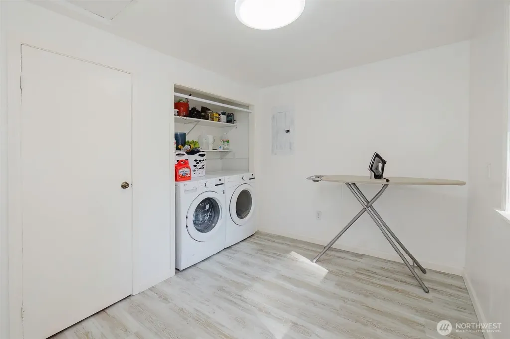 360 Kingsway W Bremerton WA 98312
