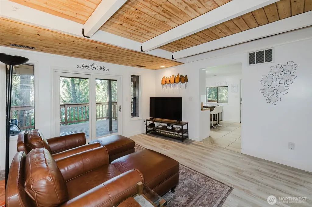 360 Kingsway W Bremerton WA 98312