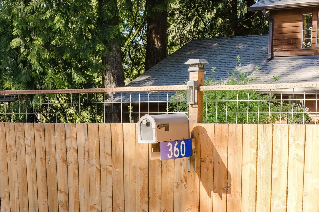 360 Kingsway W Bremerton WA 98312