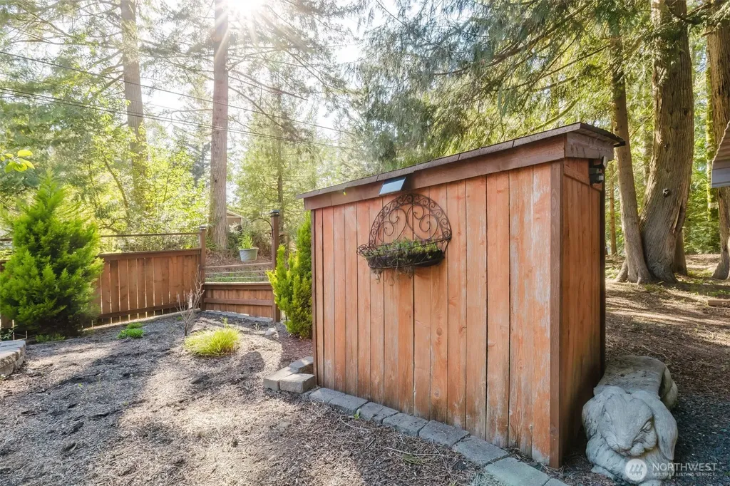 360 Kingsway W Bremerton WA 98312