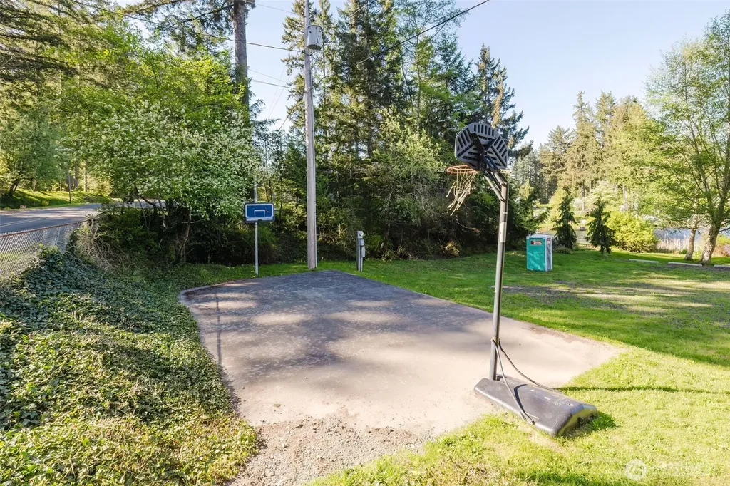 360 Kingsway W Bremerton WA 98312