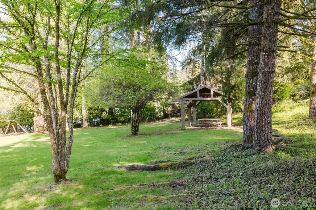 360 Kingsway W Bremerton WA 98312