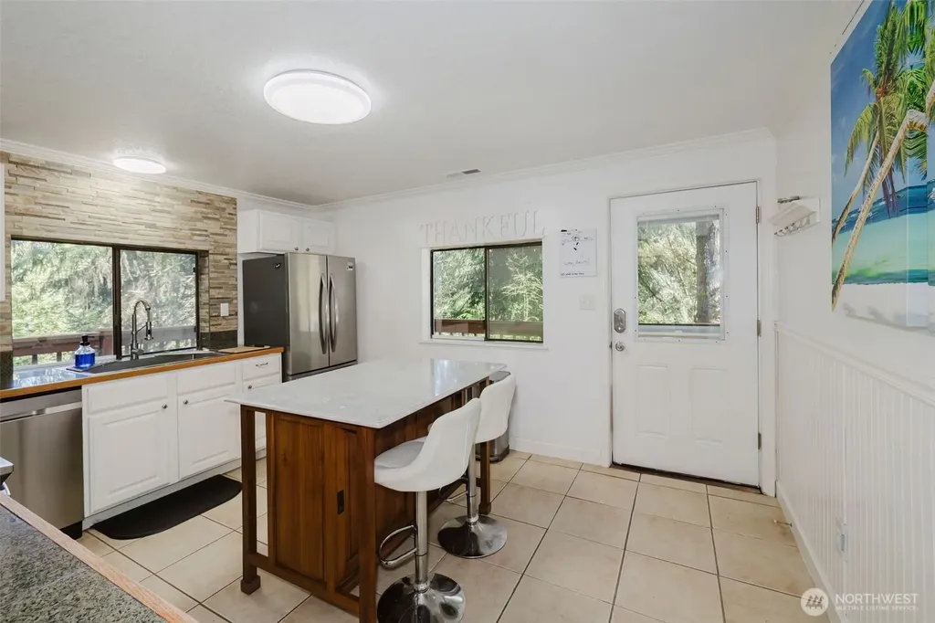 360 Kingsway W Bremerton WA 98312
