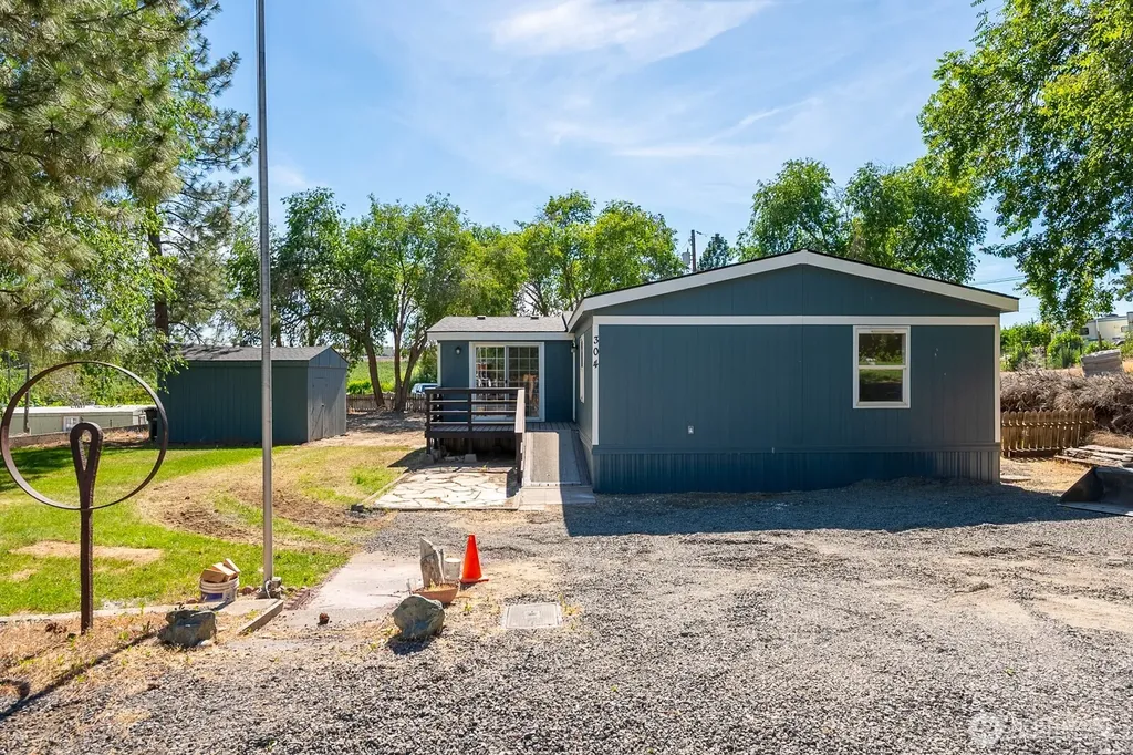 304 NW Hemlock Avenue Royal City WA 99357