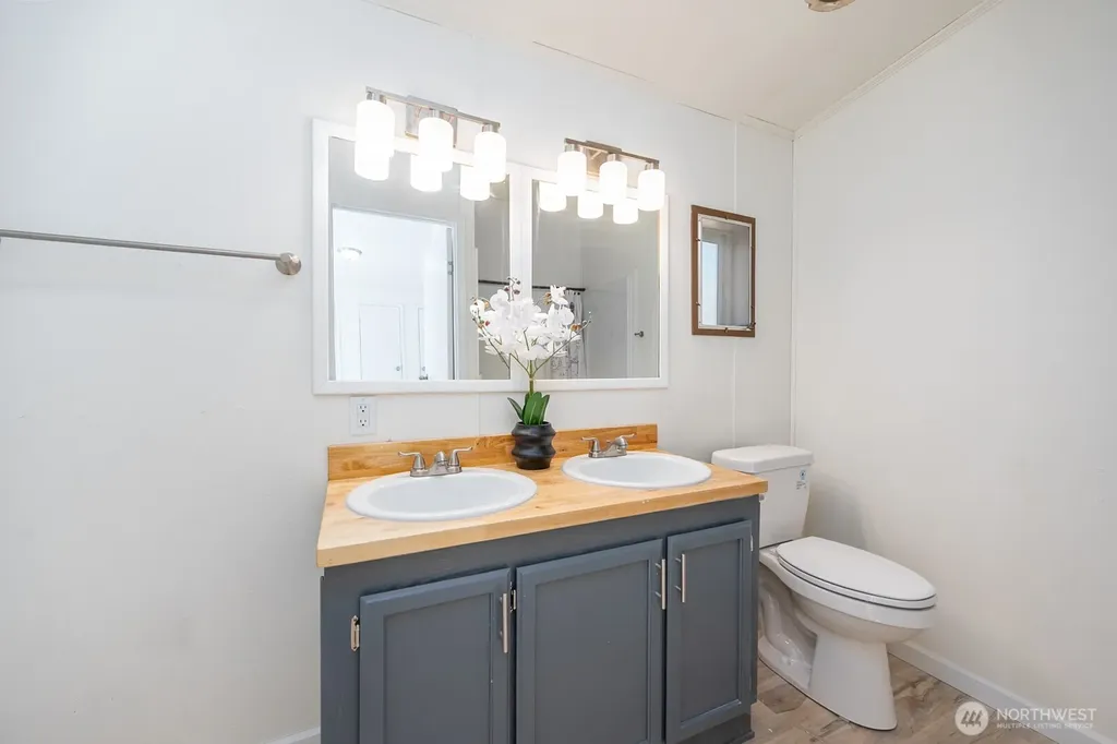 304 NW Hemlock Avenue Royal City WA 99357