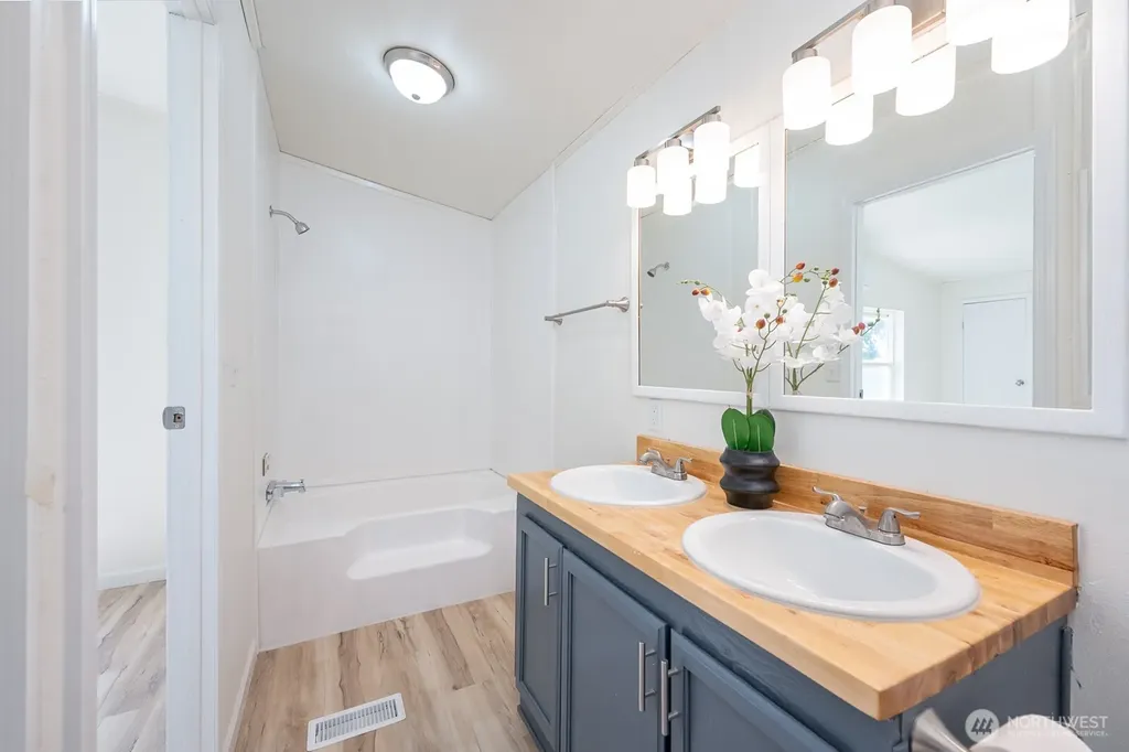 304 NW Hemlock Avenue Royal City WA 99357