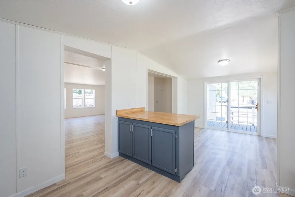 304 NW Hemlock Avenue Royal City WA 99357