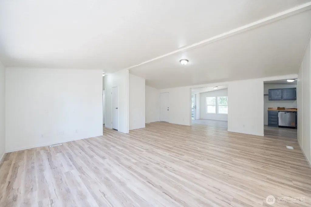 304 NW Hemlock Avenue Royal City WA 99357
