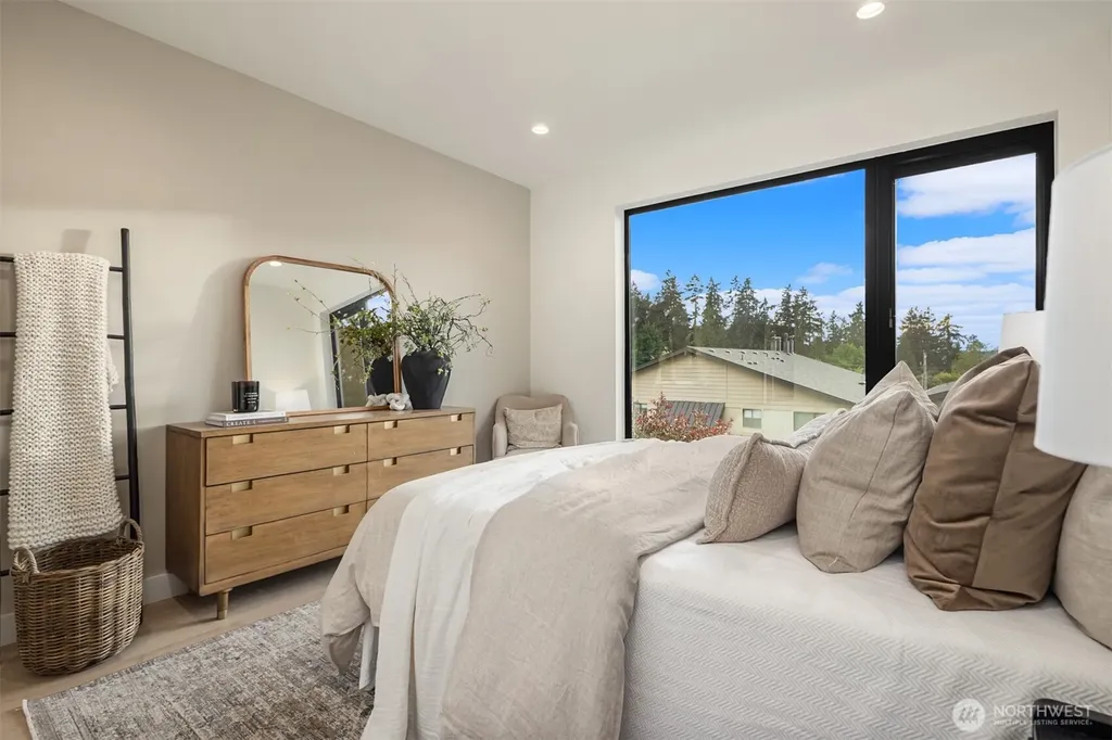 614 5th Avenue S Edmonds WA 98020