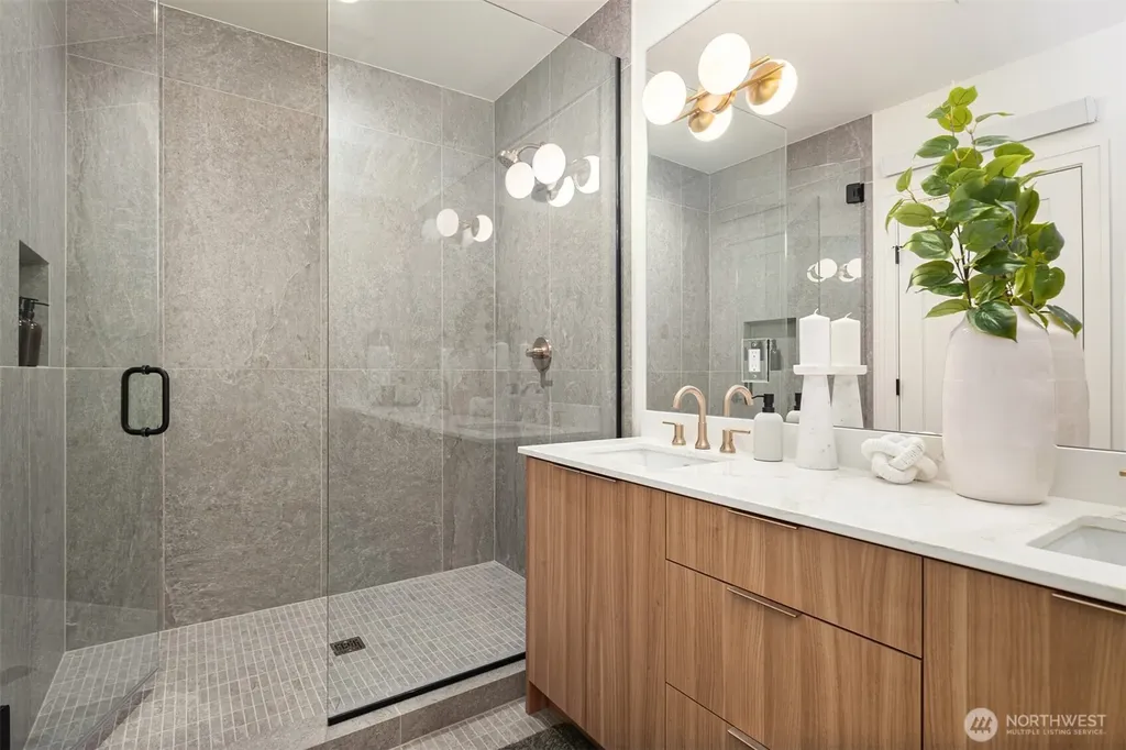 614 5th Avenue S Edmonds WA 98020