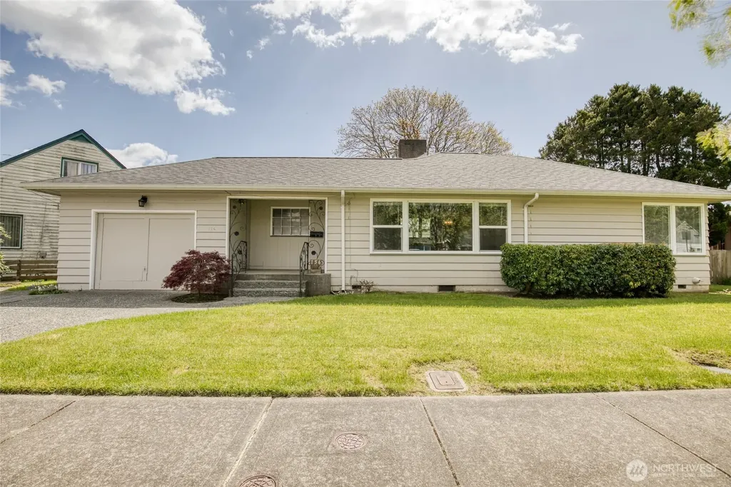 156 Emerson Avenue Hoquiam WA 98550