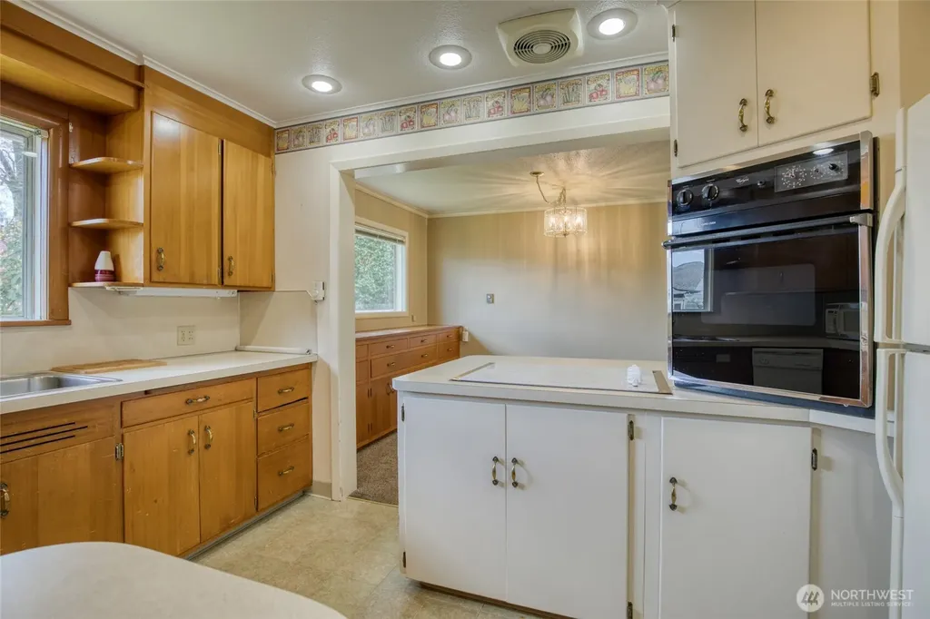 156 Emerson Avenue Hoquiam WA 98550