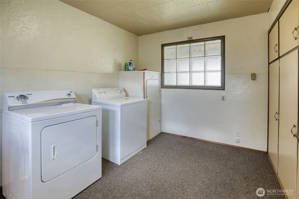 156 Emerson Avenue Hoquiam WA 98550