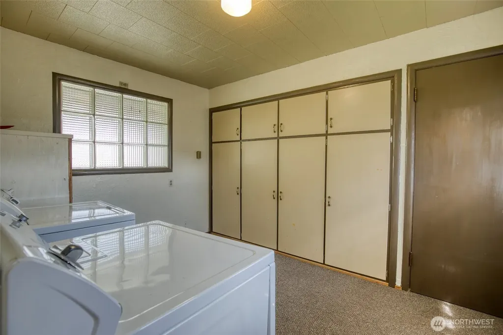 156 Emerson Avenue Hoquiam WA 98550