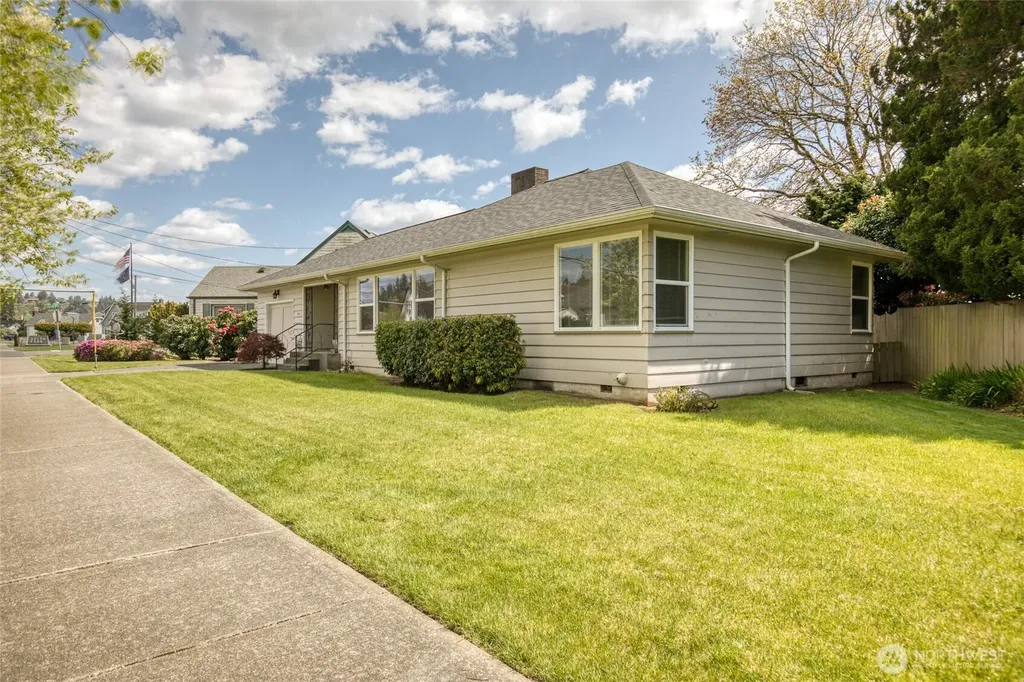 156 Emerson Avenue Hoquiam WA 98550