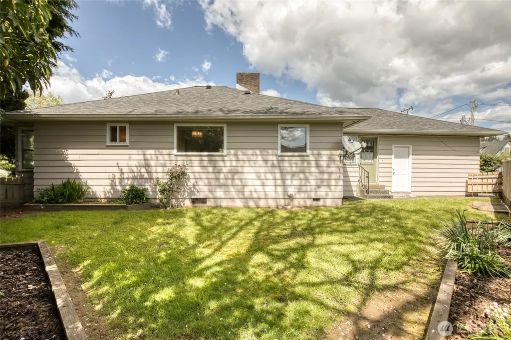 156 Emerson Avenue Hoquiam WA 98550