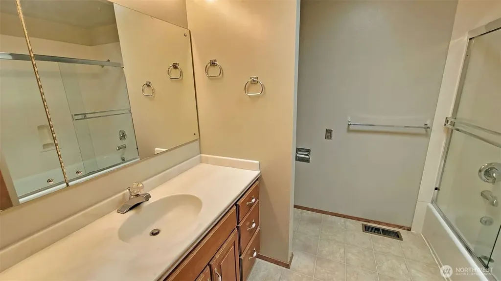 820 172nd Avenue NE Bellevue WA 98008