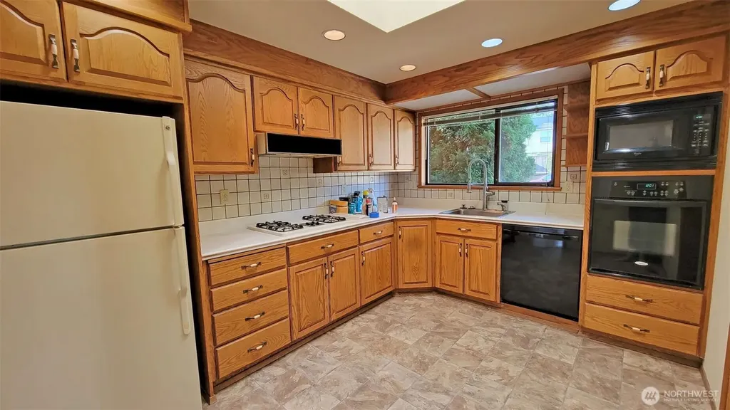 820 172nd Avenue NE Bellevue WA 98008