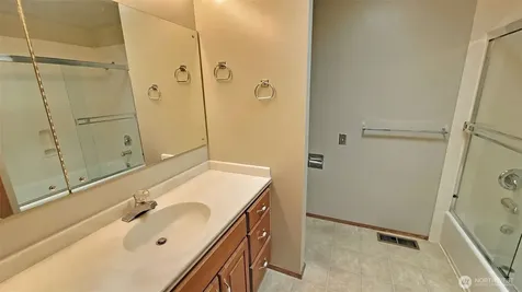 820 172nd Avenue NE Bellevue WA 98008