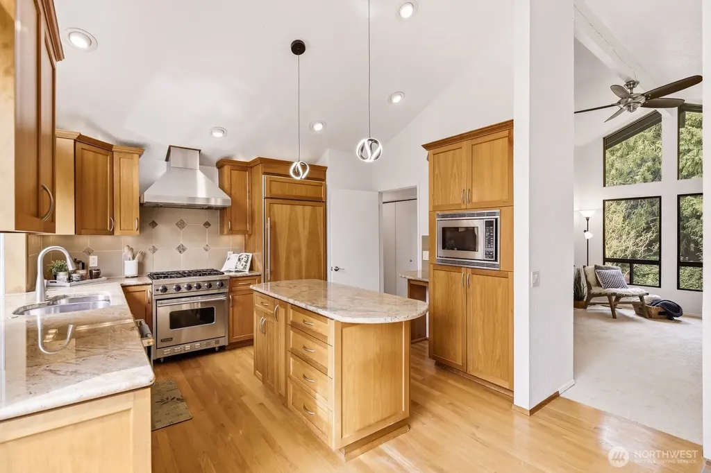 13717 46th Avenue W Edmonds WA 98026