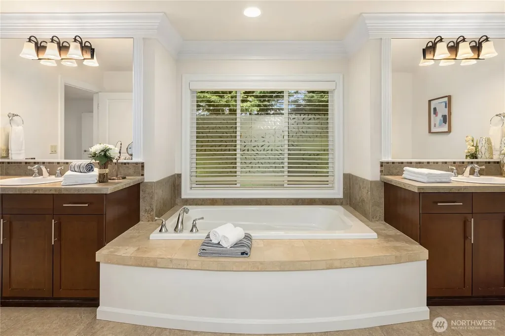 12316 NE 86th Way Kirkland WA 98033