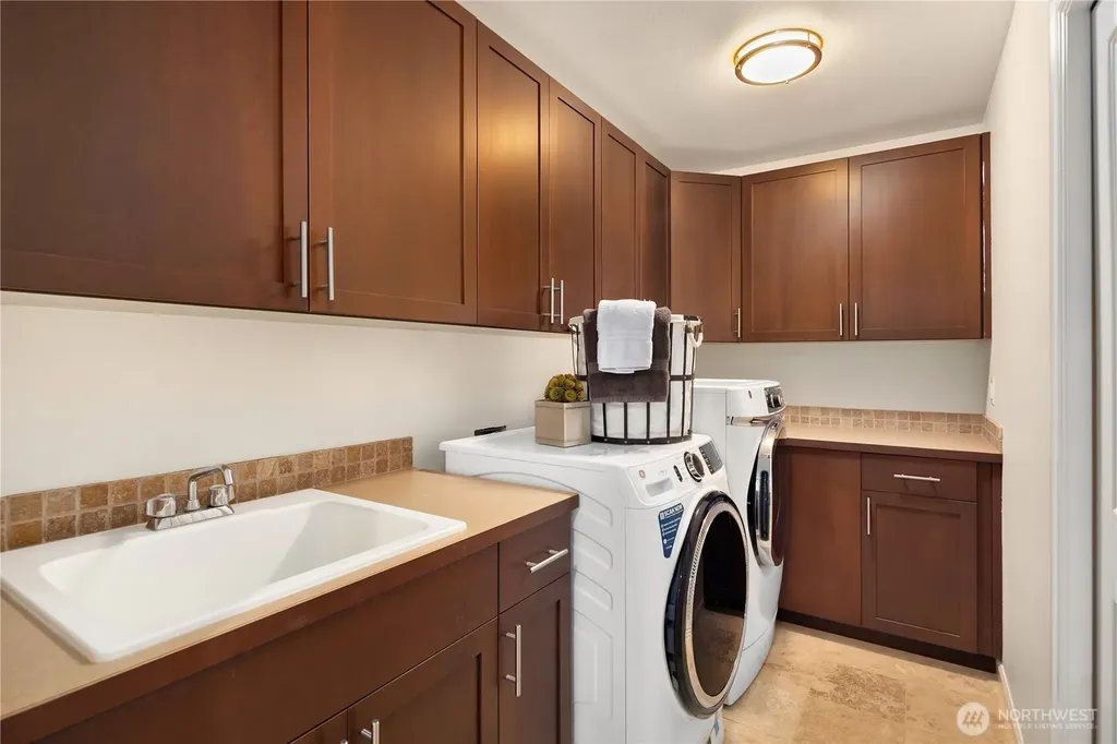 12316 NE 86th Way Kirkland WA 98033