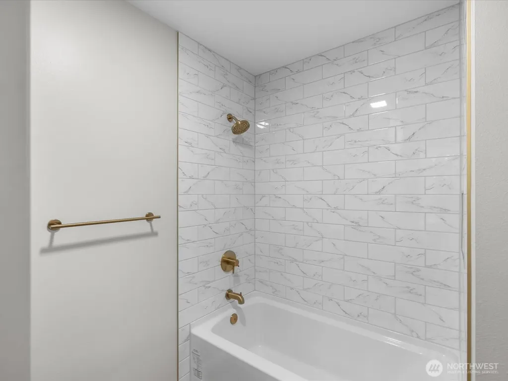20421 NE 66th Court Redmond WA 98053