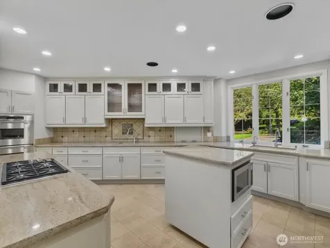 20421 NE 66th Court Redmond WA 98053