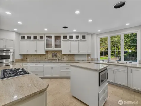 20421 NE 66th Court Redmond WA 98053