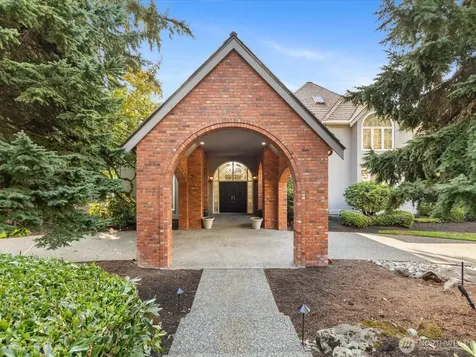 20421 NE 66th Court Redmond WA 98053
