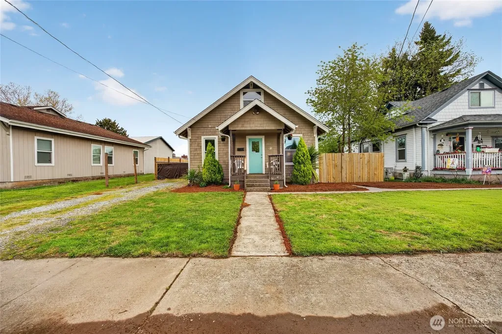 1203 W Main Street Centralia WA 98531