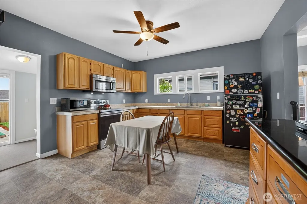 1203 W Main Street Centralia WA 98531