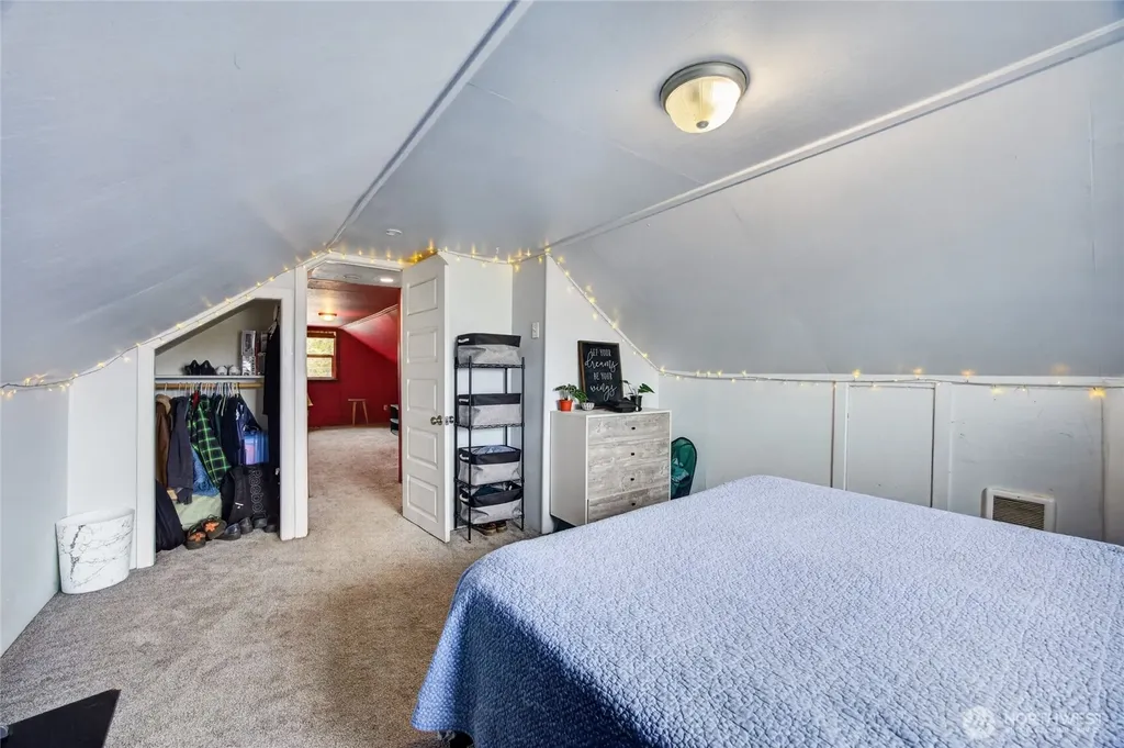 1203 W Main Street Centralia WA 98531