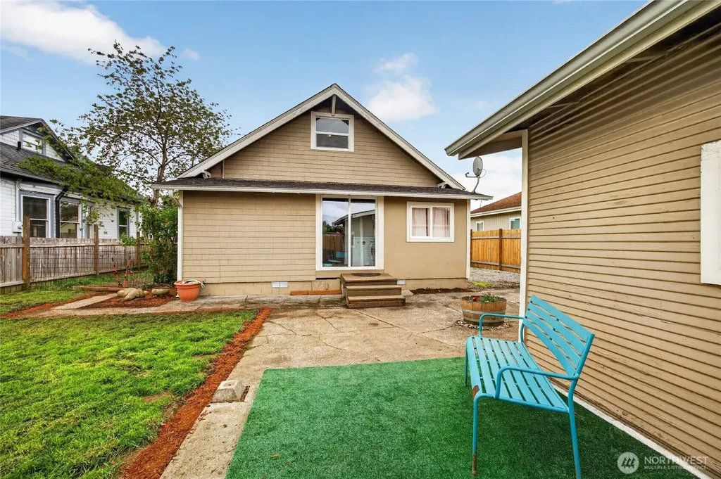 1203 W Main Street Centralia WA 98531
